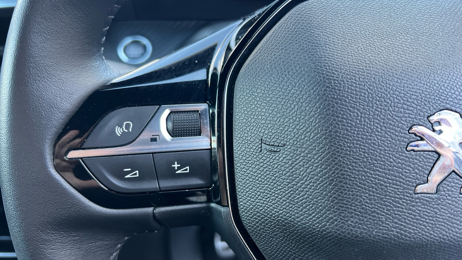 Used Peugeot 2008 2022 for sale - 76690695: Photo 24