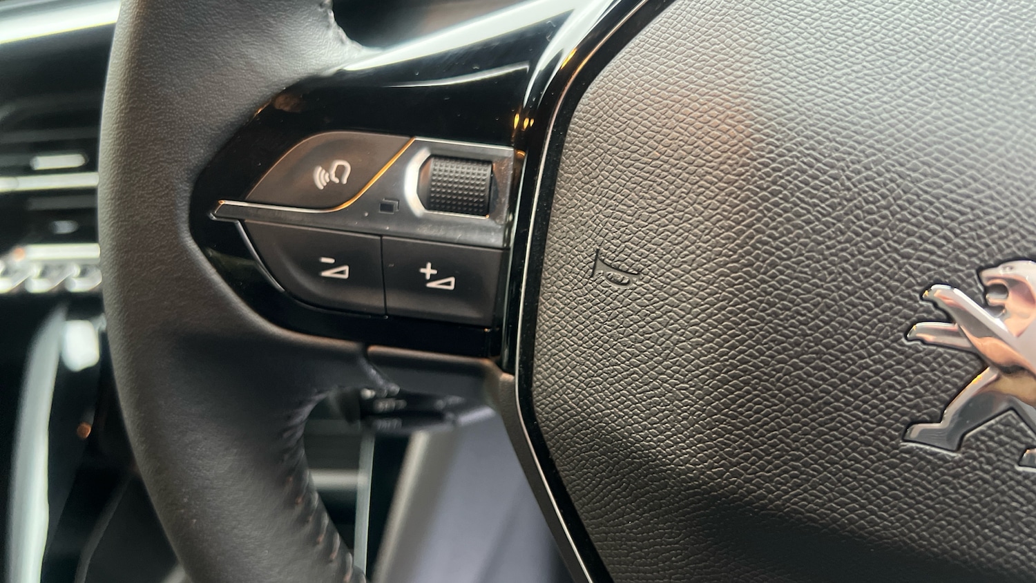 Used Peugeot 2008 2023 for sale - 76260908: Photo 23