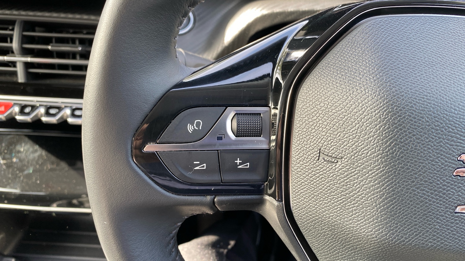 Used Peugeot 2008 2021 for sale - 75966320: Photo 23