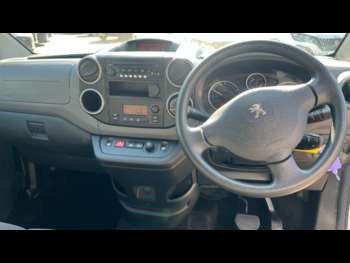 Used Peugeot Partner 2020 for sale - 74702109: Photo