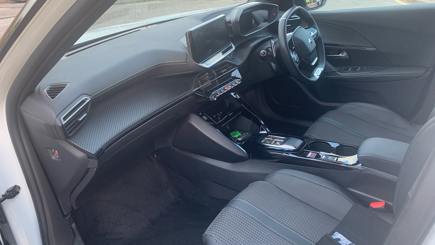 Used Peugeot 2008 2023 for sale - 76586419: Photo 12