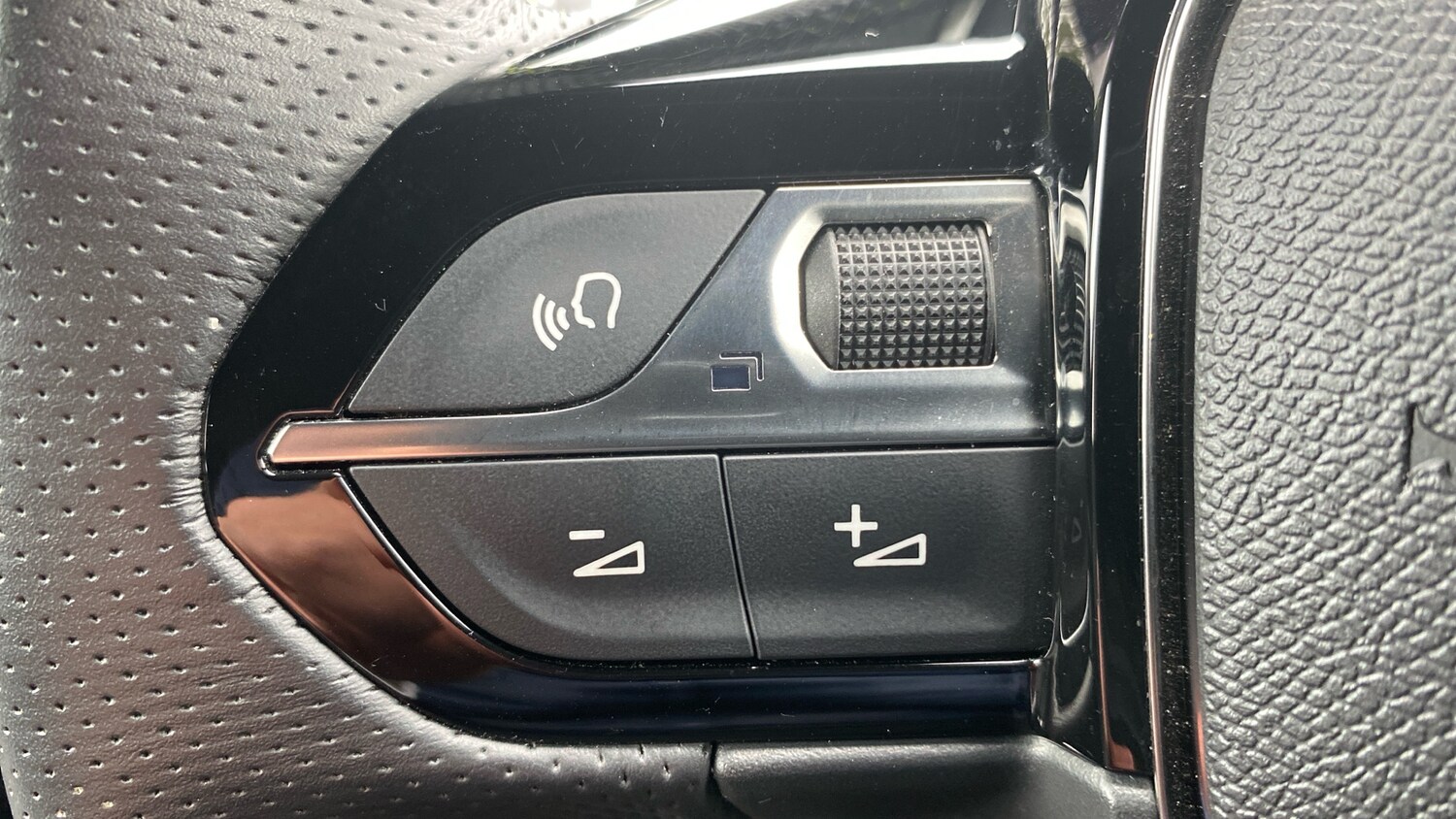 Used Peugeot 2008 2023 for sale - 76123590: Photo 23