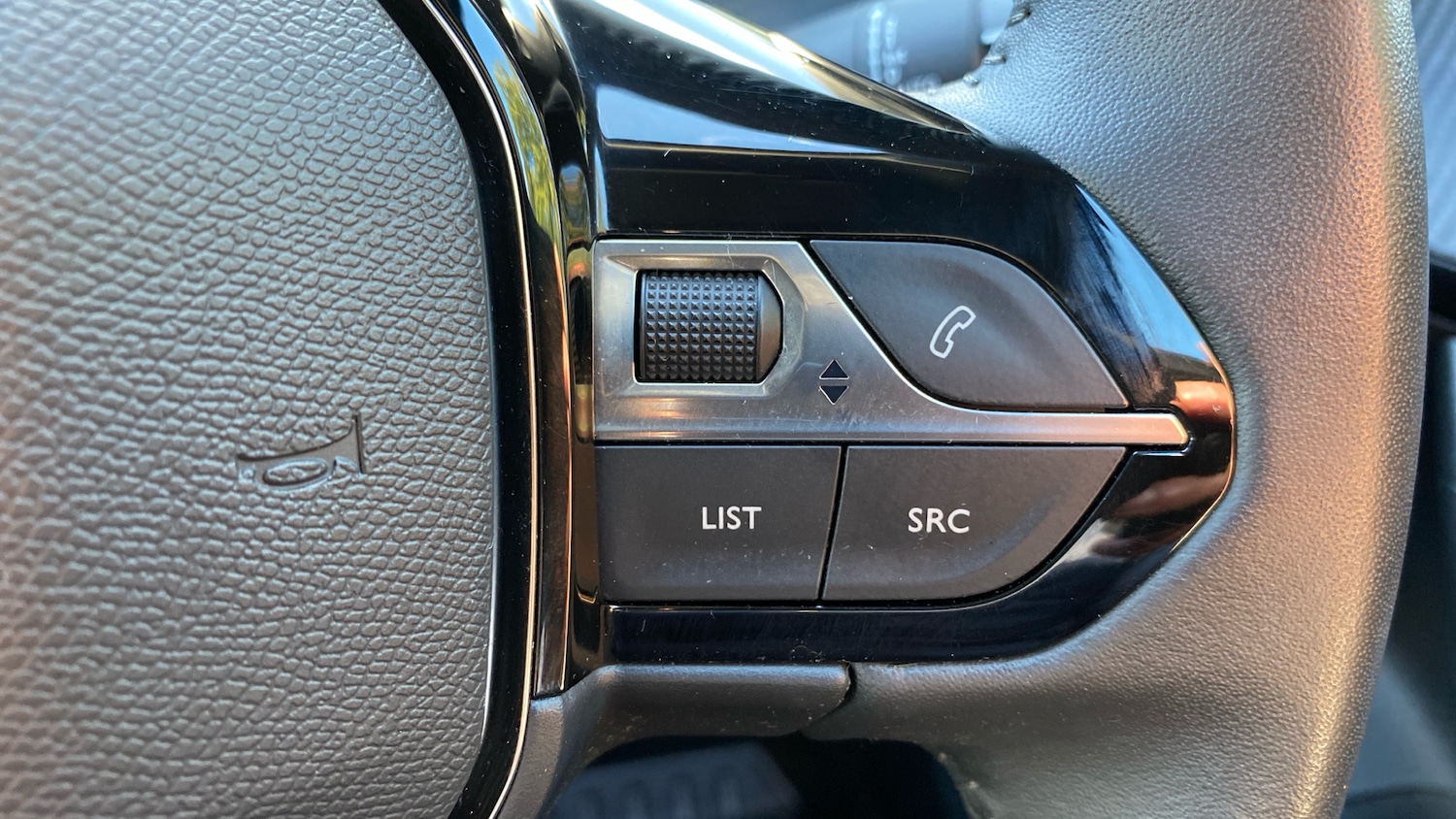 Used Peugeot 2008 2023 for sale - 76061490: Photo 24