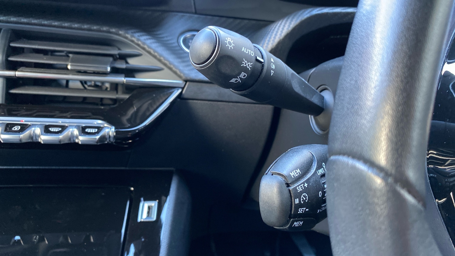 Used Peugeot 2008 2023 for sale - 76061490: Photo 27