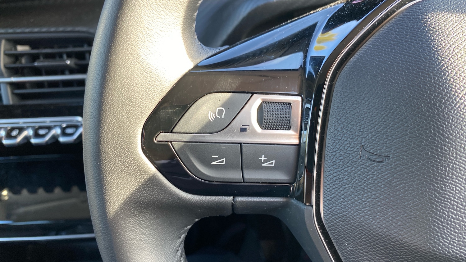 Used Peugeot 208 2024 for sale - 76061498: Photo 23