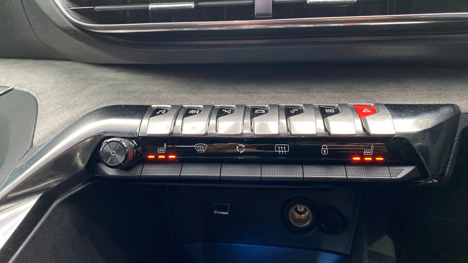 Used Peugeot 3008 2023 for sale - 77359749: Photo 33