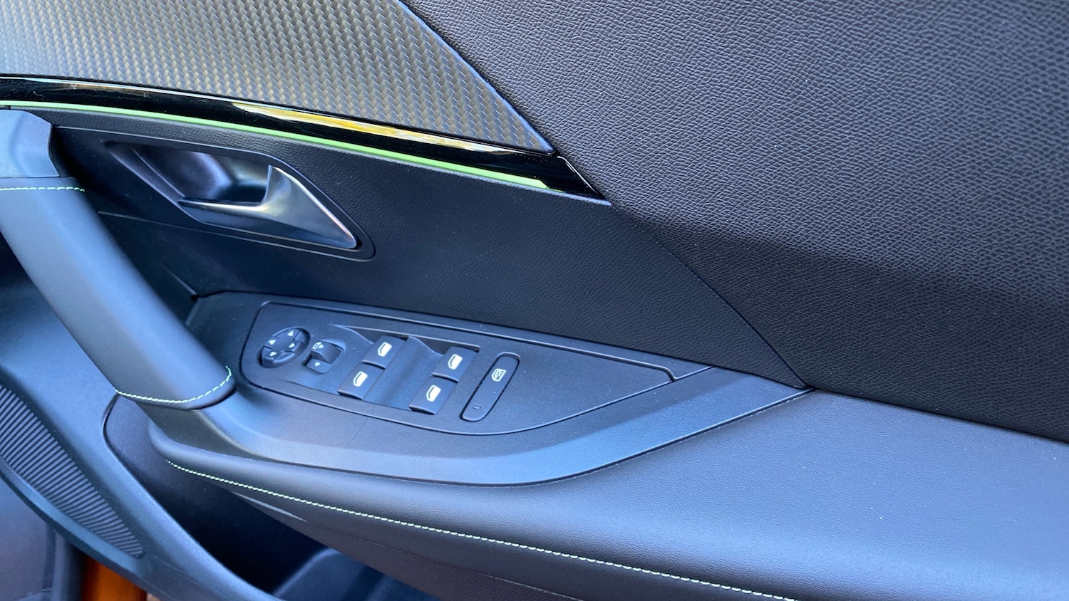 Used Peugeot 2008 2022 for sale - 76716089: Photo 23