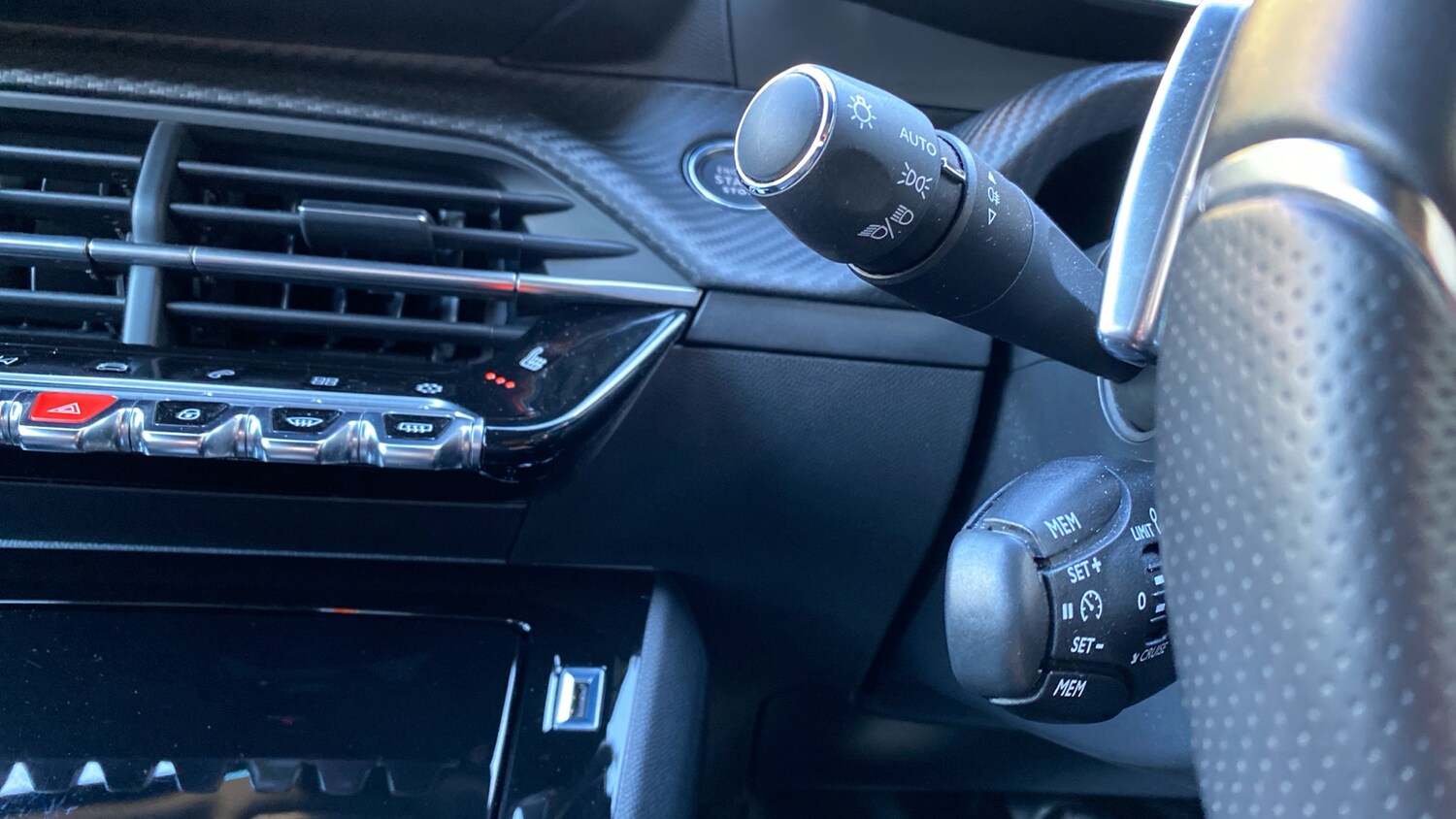 Used Peugeot 2008 2022 for sale - 76716089: Photo 30