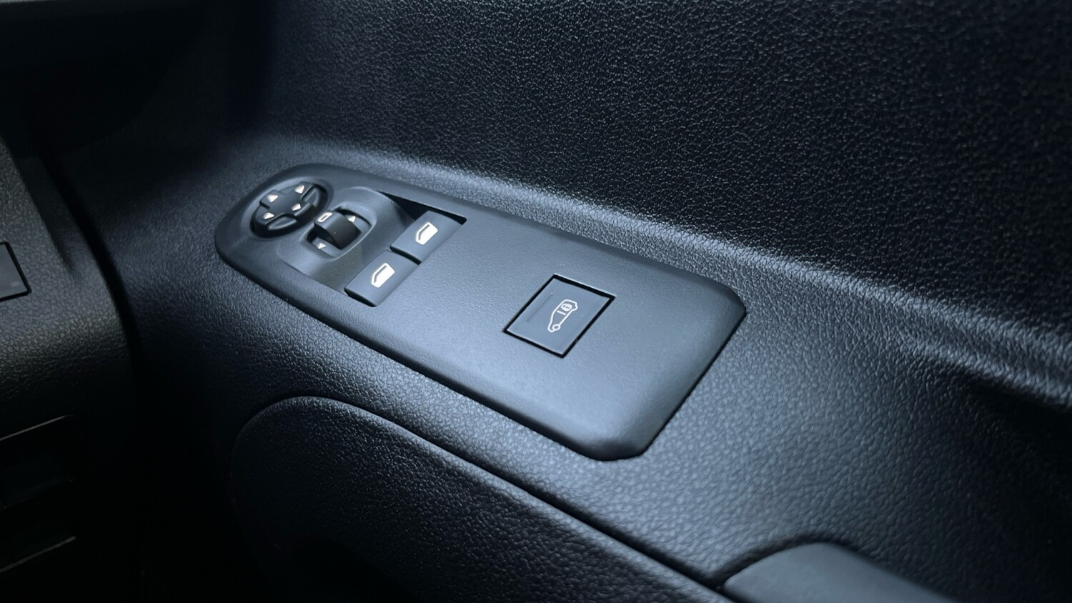 Used Peugeot Partner 2025 for sale - 76702978: Photo 23