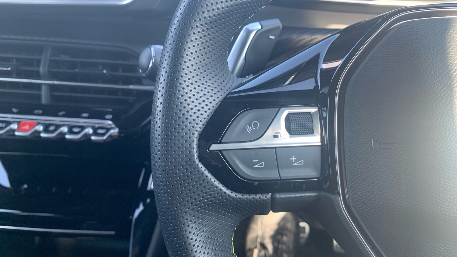 Used Peugeot 208 2022 for sale - 76500530: Photo 23