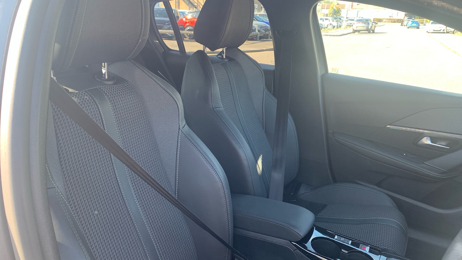 Used Peugeot 208 2022 for sale - 76500530: Photo 42