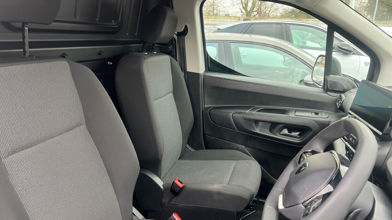 Used Peugeot Partner 2024 for sale - 77539121: Photo 25