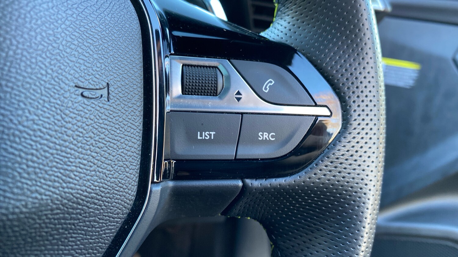 Used Peugeot 2008 2023 for sale - 76856189: Photo 25