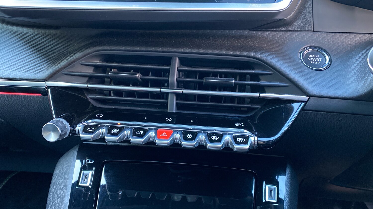 Used Peugeot 2008 2023 for sale - 76856189: Photo 35