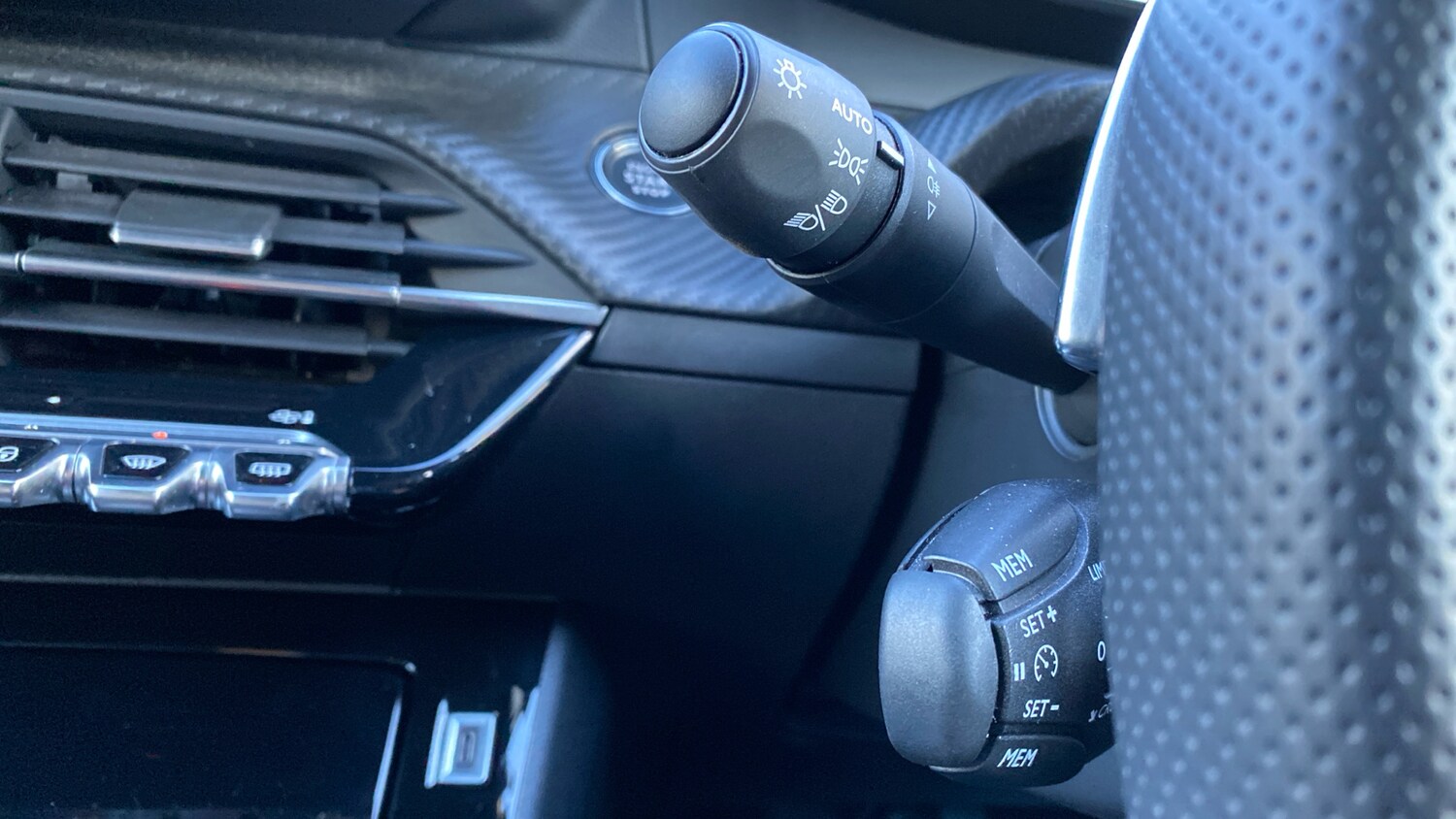 Used Peugeot 2008 2025 for sale - 76744023: Photo 28