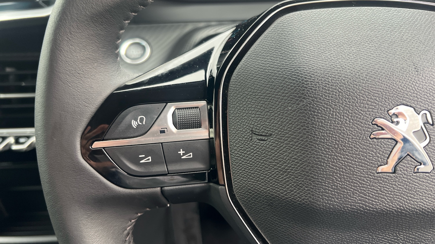 Used Peugeot 2008 2022 for sale - 76866825: Photo 23