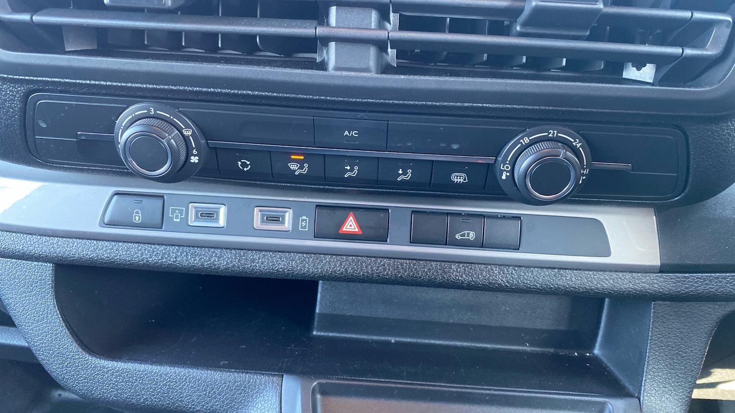 Used Peugeot Expert 2025 for sale - 77959121: Photo 21