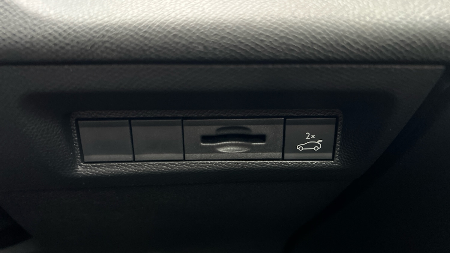 Used Peugeot 408 2024 for sale - 76887919: Photo 32