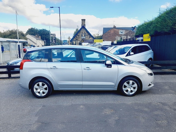 Used Peugeot 5008 2012 for sale - 75965061: Photo 2