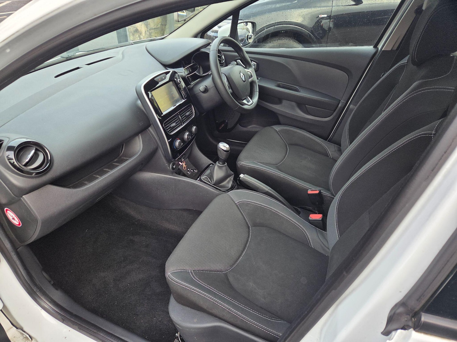 Used Renault Clio 2018 for sale - 76658862: Photo 9