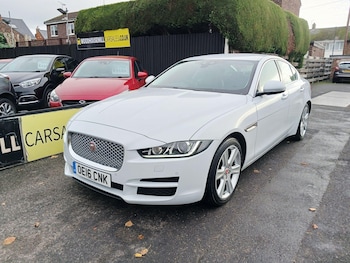 Used Jaguar XE 2016 for sale - 76989780: Photo