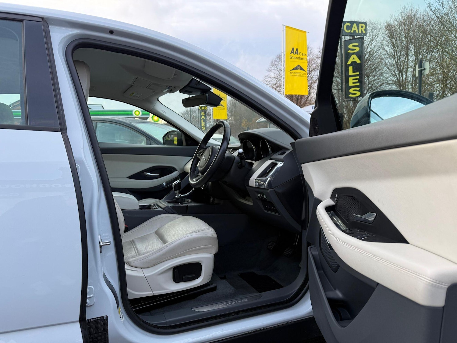Used Jaguar E-Pace 2018 for sale - 76727470: Photo 10