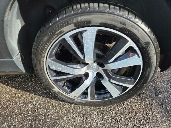 Used Peugeot 2008 2018 for sale - 76326913: Photo 10