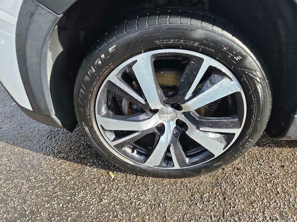 Used Peugeot 2008 2018 for sale - 76326913: Photo 9