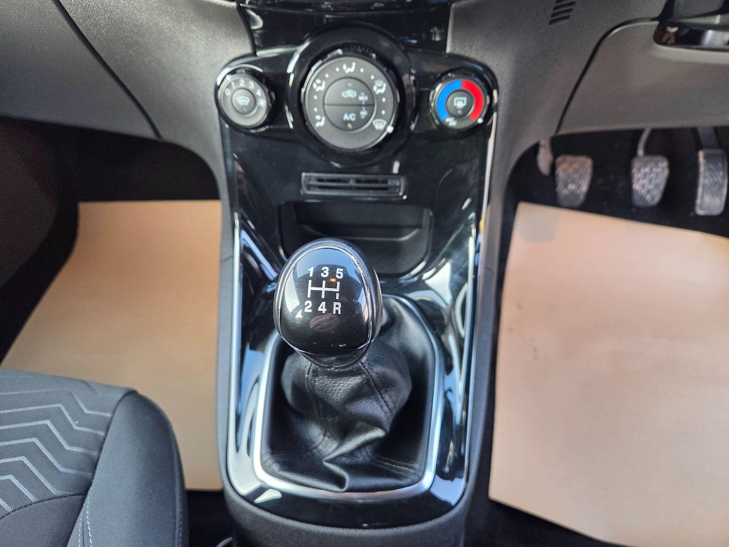 Used Ford Fiesta 2014 for sale - 77564637: Photo 9