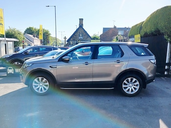 Used Land Rover Discovery Sport 2016 for sale - 79061979: Photo