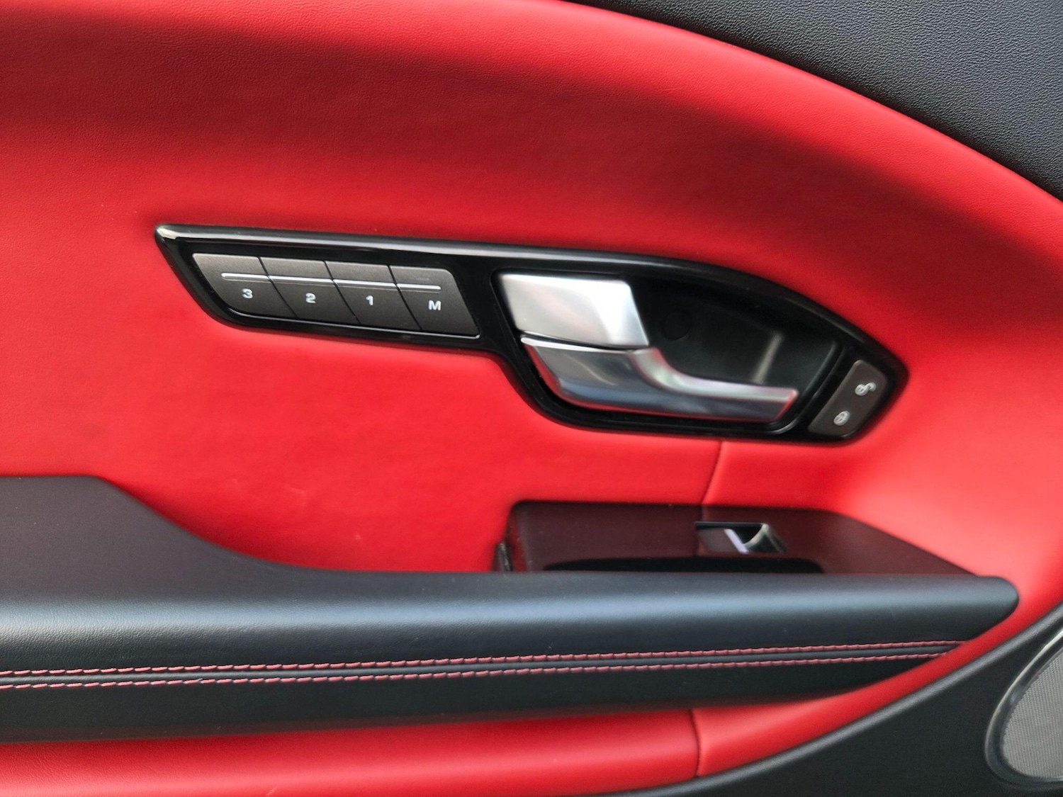 Used Land Rover Range Rover Evoque 2016 for sale - 77658579: Photo 13