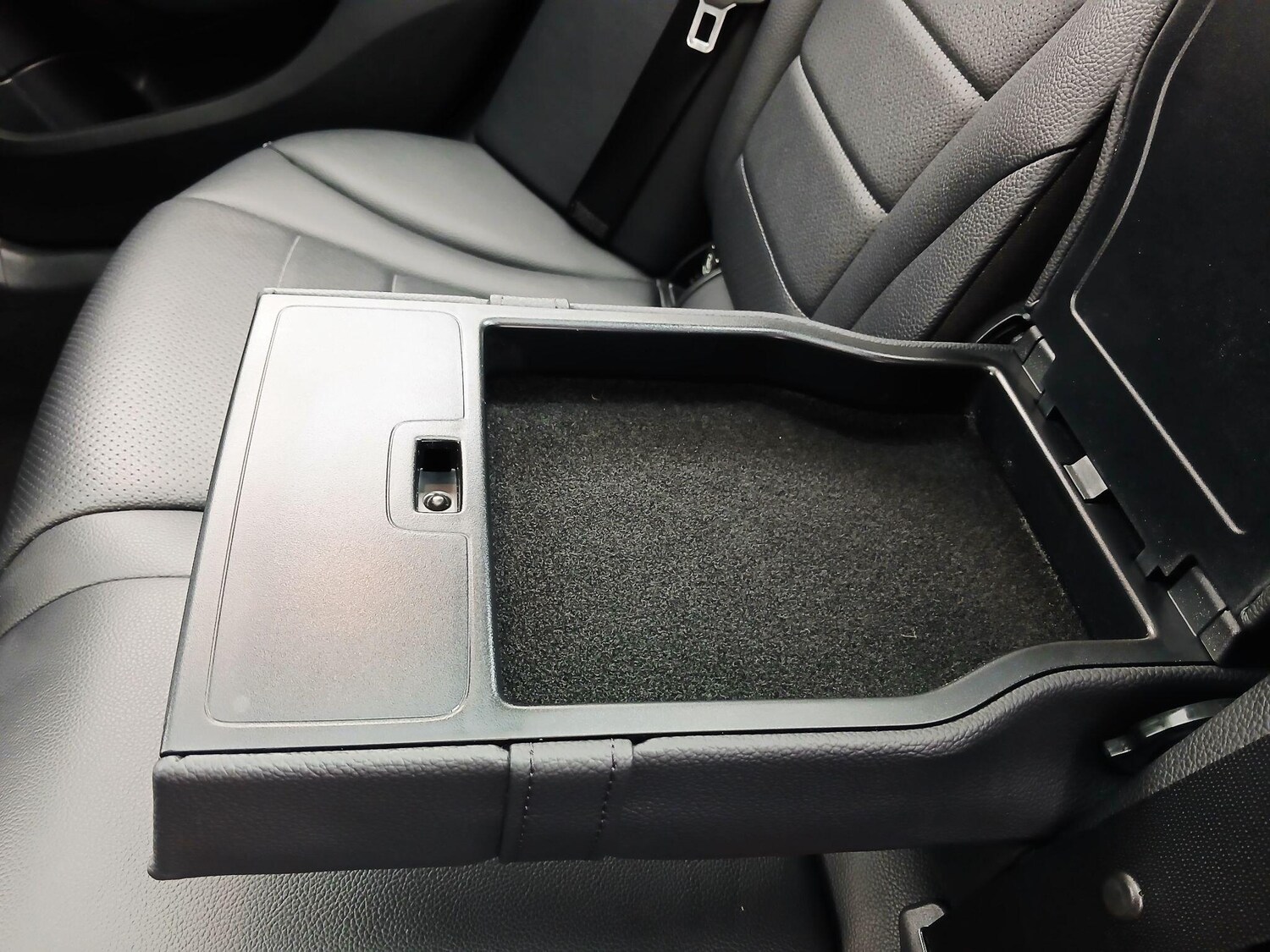 Used Mercedes-Benz C Class 2015 for sale - 78058529: Photo 23