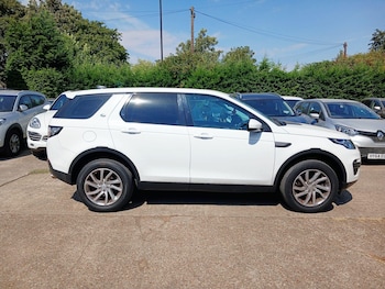 Used Land Rover Discovery Sport 2017 for sale - 79520939: Photo