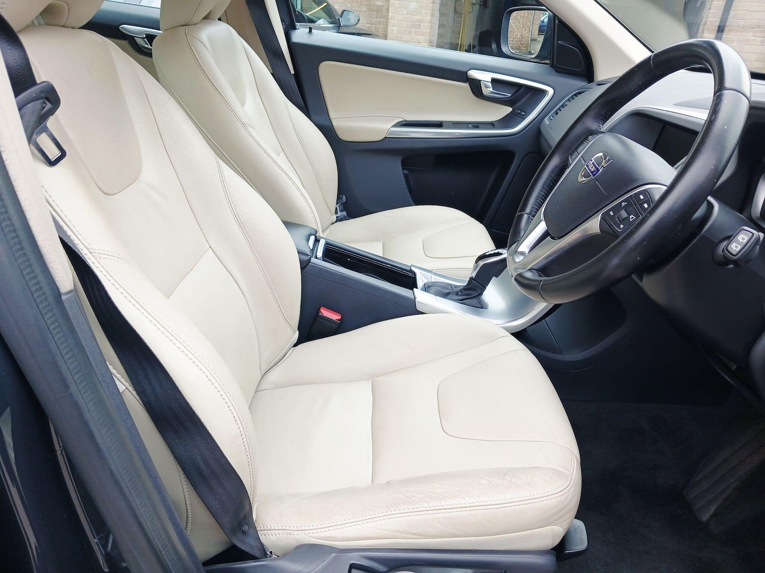 Used Volvo XC60 2017 for sale - 78057568: Photo 25