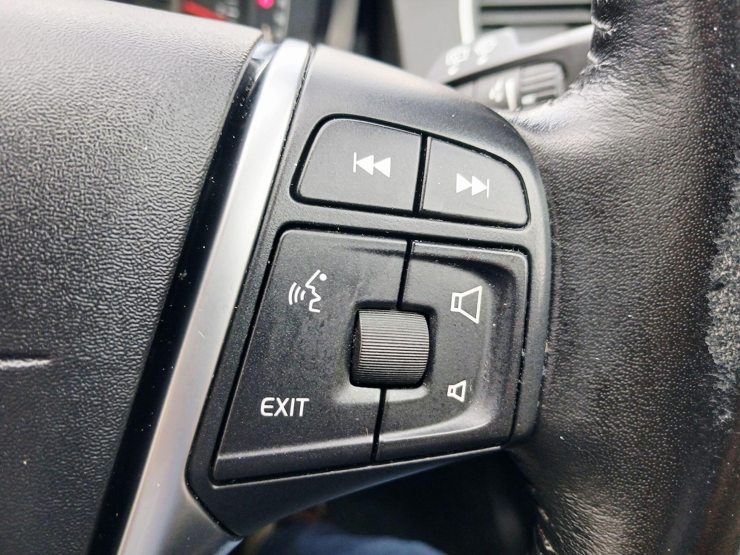 Used Volvo XC60 2017 for sale - 78057568: Photo 33