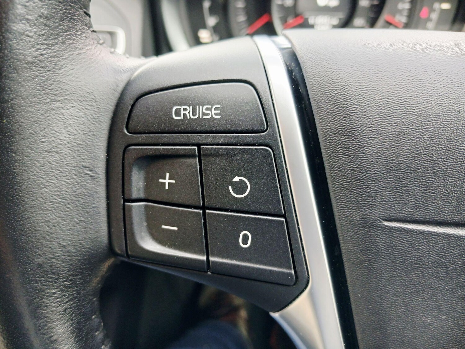 Used Volvo XC60 2017 for sale - 78057568: Photo 34