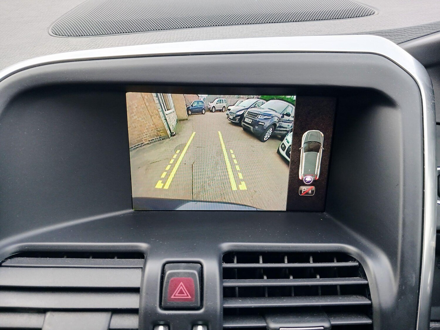 Used Volvo XC60 2017 for sale - 78057568: Photo 41