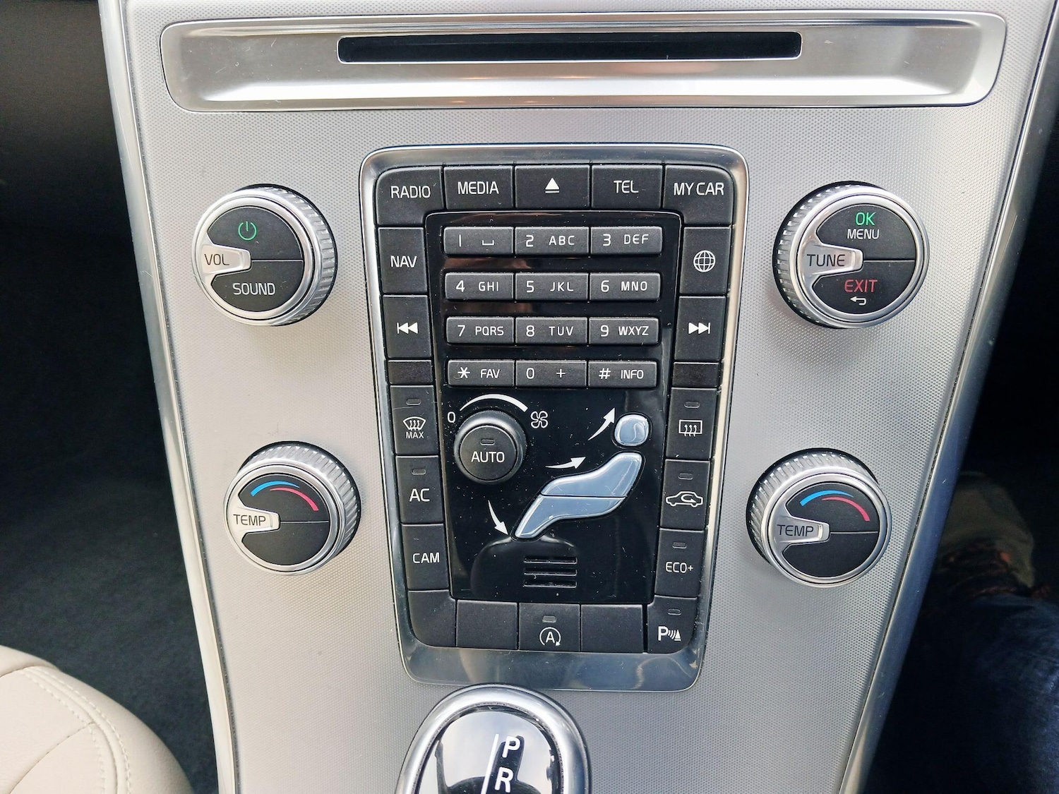 Used Volvo XC60 2017 for sale - 78057568: Photo 42