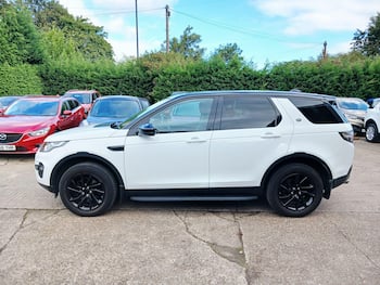 Used Land Rover Discovery Sport 2017 for sale - 79820739: Photo