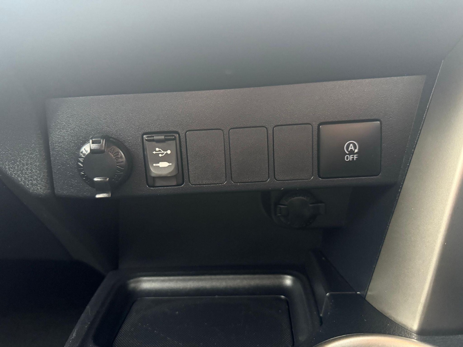 Used Toyota RAV4 2014 for sale - 76802480: Photo 13