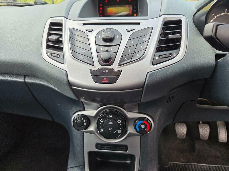 Used Ford Fiesta 2010 for sale - 76360469: Photo 13
