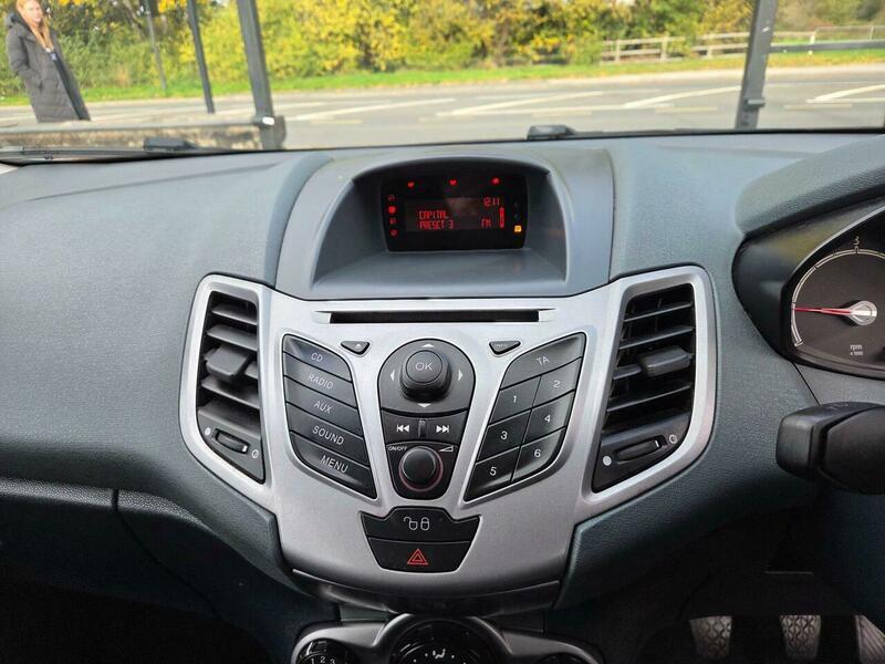 Used Ford Fiesta 2010 for sale - 76360469: Photo 14