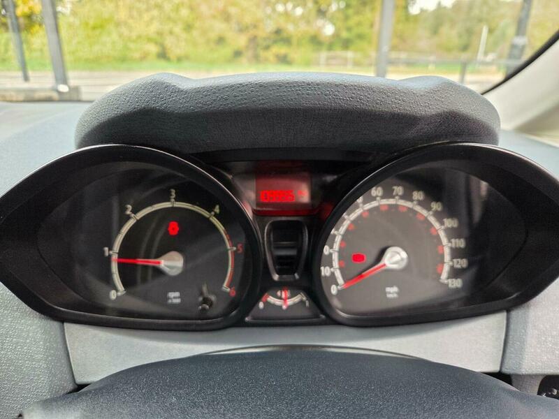 Used Ford Fiesta 2010 for sale - 76360469: Photo 19