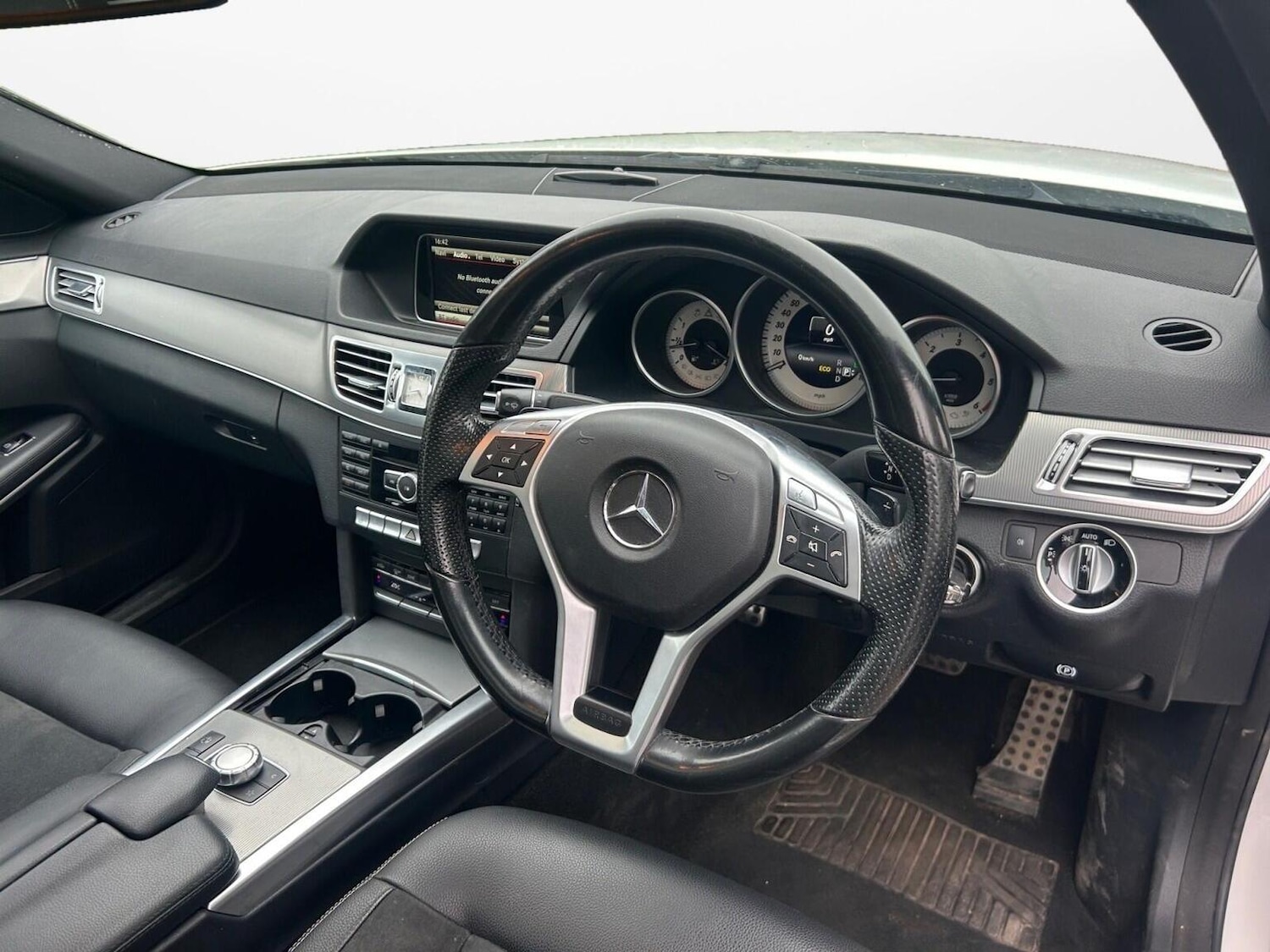 Used Mercedes-Benz E Class 2014 for sale - 78098112: Photo 11