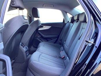 Used Audi A4 2022 for sale - 77187019: Photo