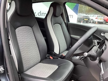 Used Renault Zoe 2020 for sale - 76895484: Photo