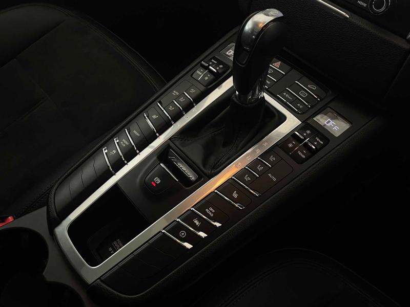 Used Porsche Macan 2018 for sale - 77997143: Photo 40