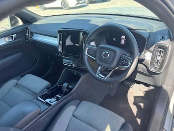 Used Volvo XC40 2023 for sale - 79421404: Photo