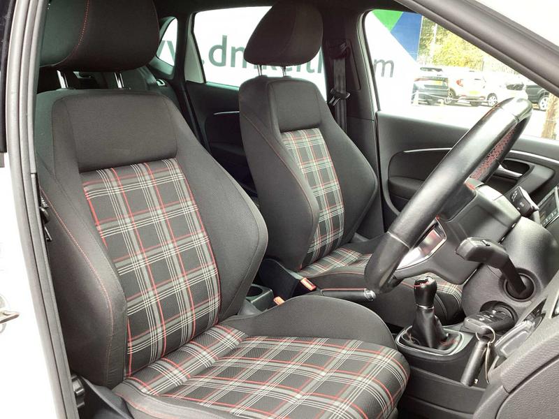 Used Volkswagen Polo 2016 for sale - 76415825: Photo 2