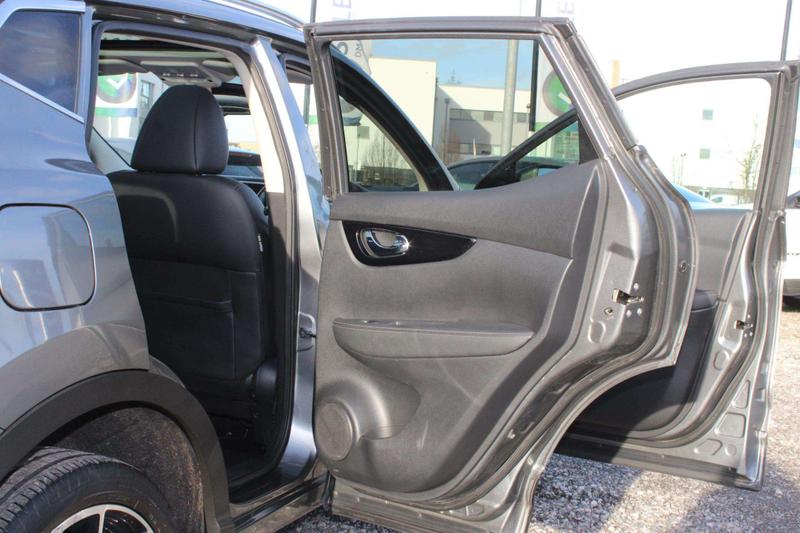 Used Nissan Qashqai 2015 for sale - 77326932: Photo 17